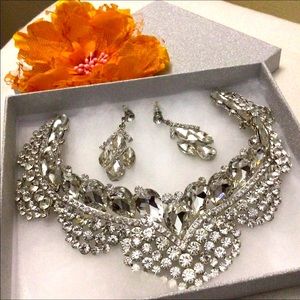 NEA statement Silver Tone Crystal & Rhinestones Set.